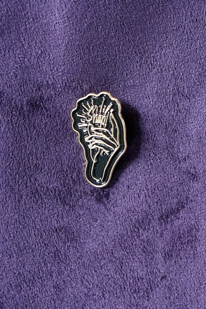 Snap! Enamel Pin | Patreon Pin Club