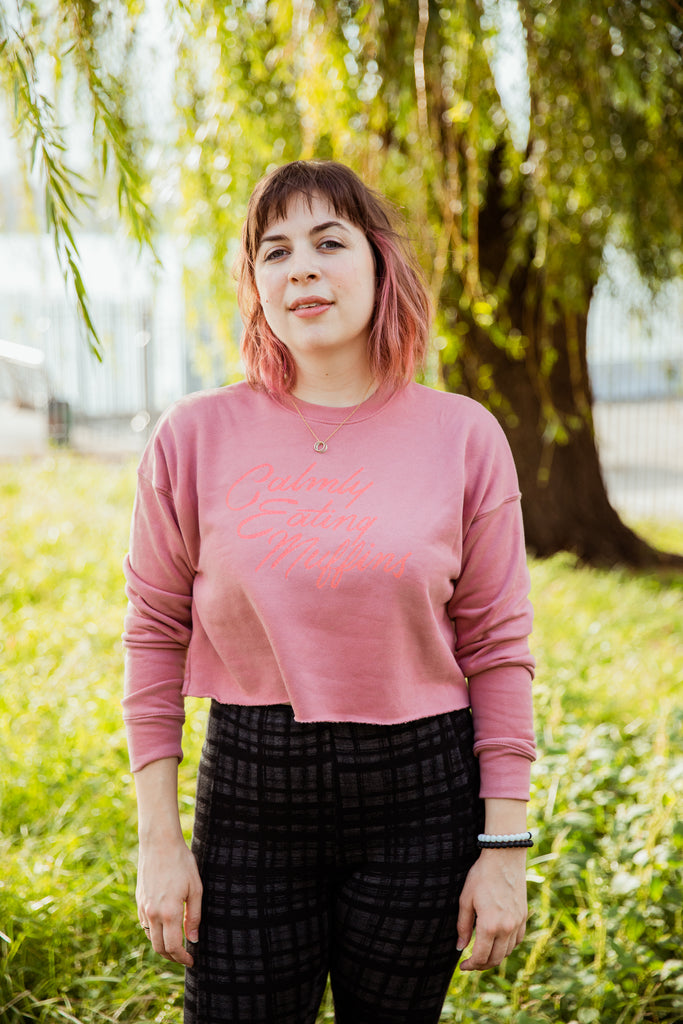 Calmly Eating Muffins Fitted Crop Sweatshirt | The Importance of Being Earnest